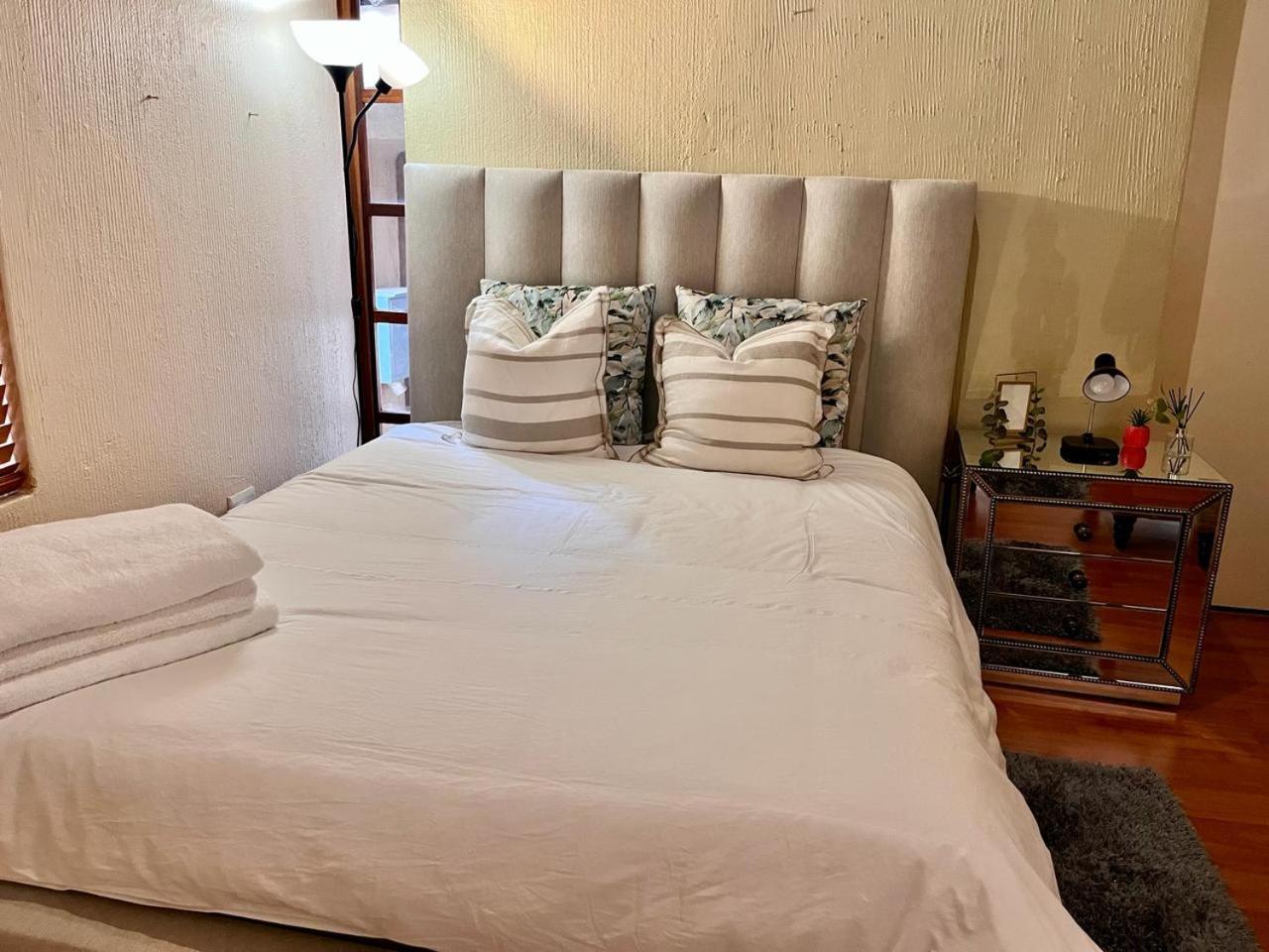 Airbnb At Bailyes Homestay *