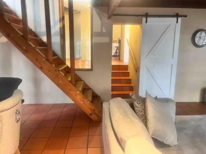 Homestay Airbnb At Bailyes *